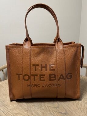 Marc Jacobs The Leather Large Tote Bag